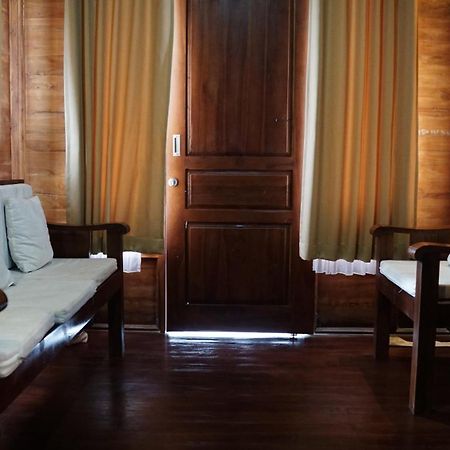 Grand Raka Homestay Lovina Buitenkant foto