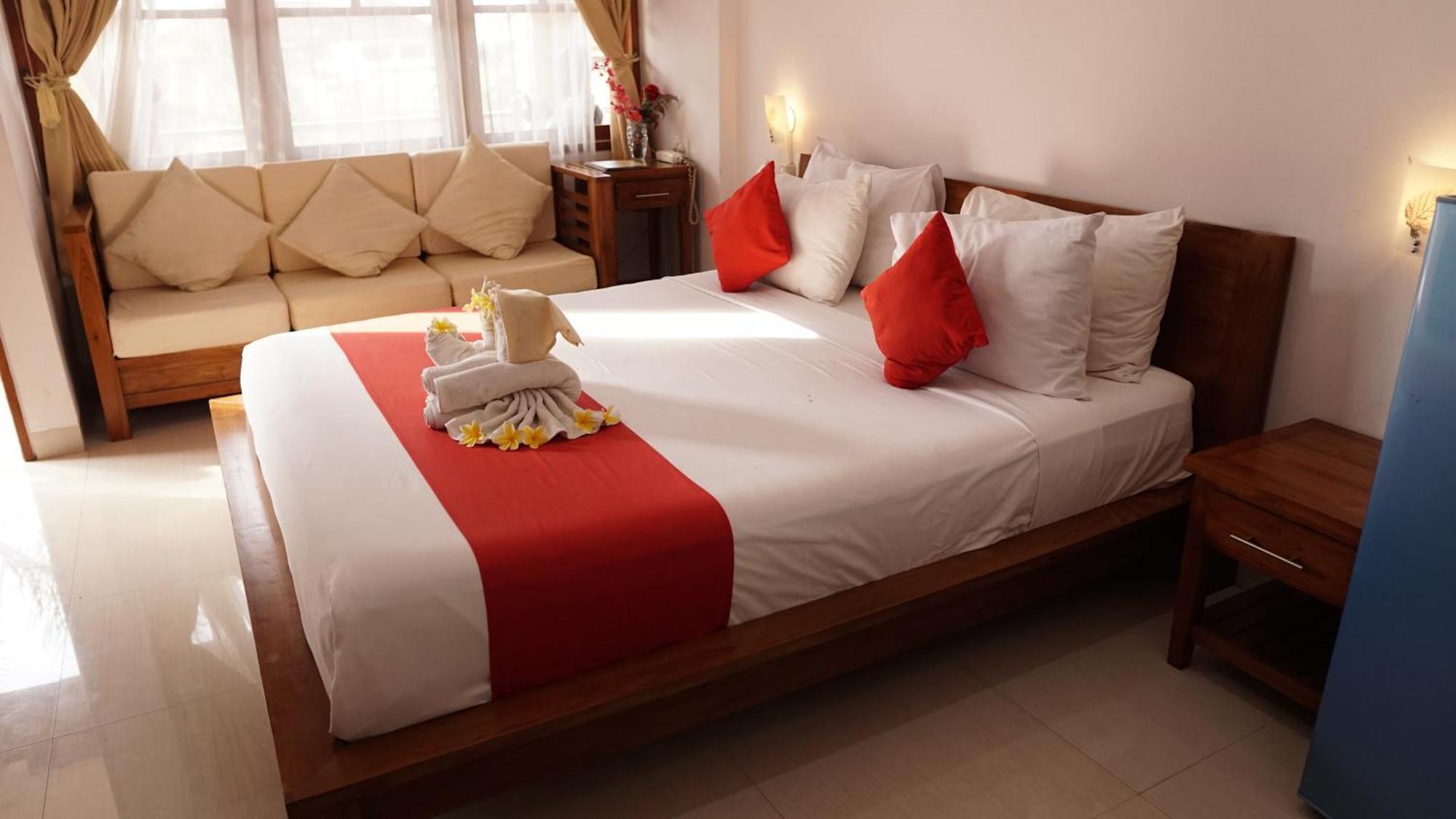 Grand Raka Homestay Lovina Buitenkant foto