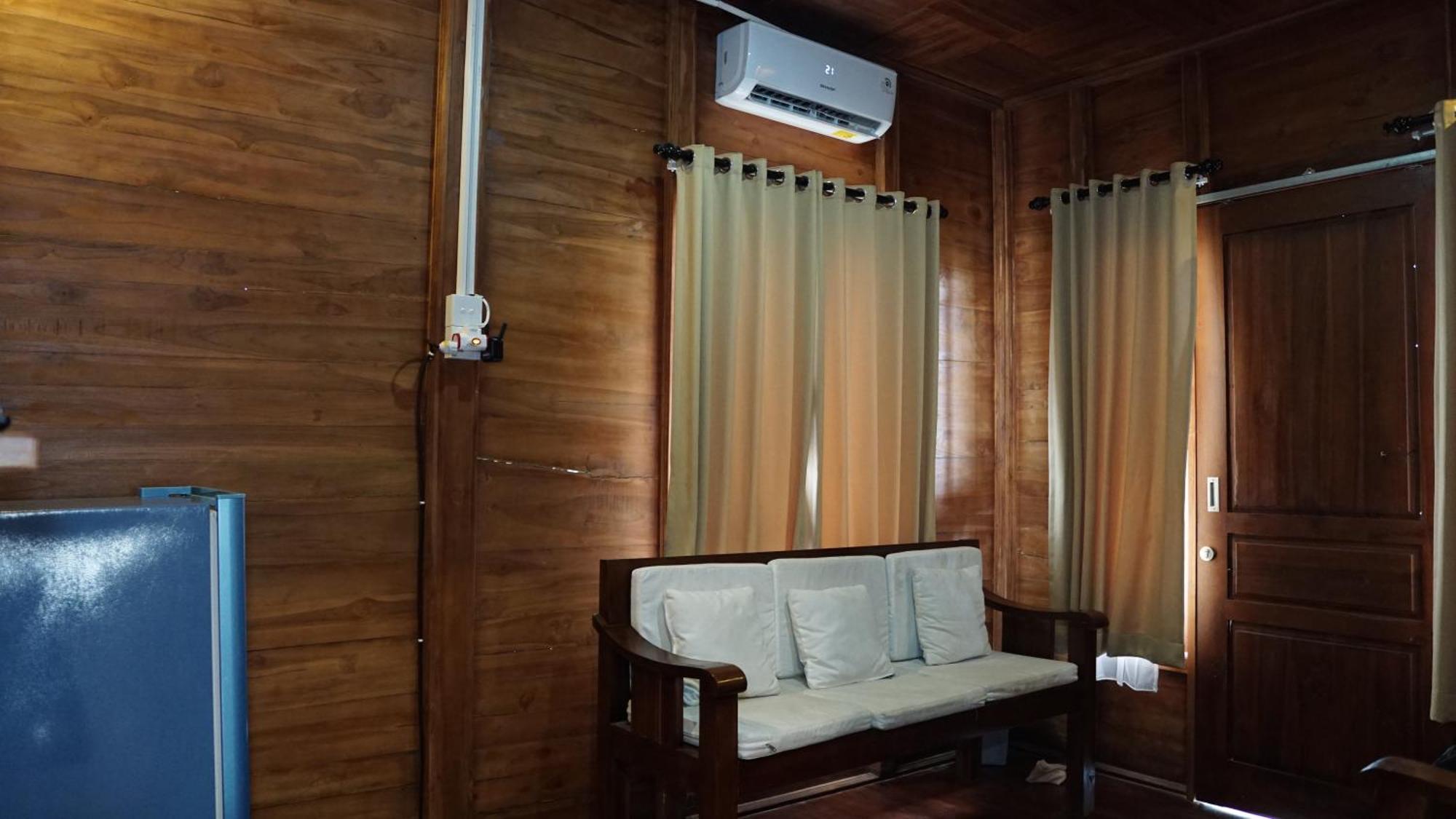 Grand Raka Homestay Lovina Buitenkant foto