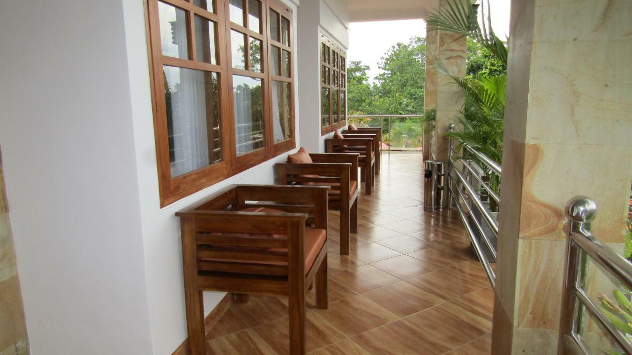 Grand Raka Homestay Lovina Buitenkant foto